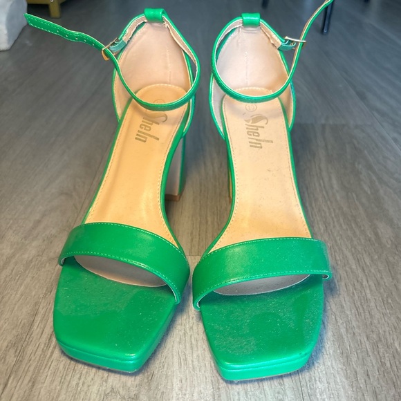 Green SHEIN Heels - Picture 5 of 5